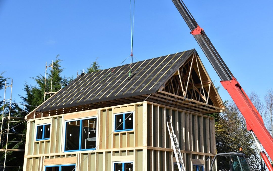 Constructions en bois : comment assurer les travaux ?