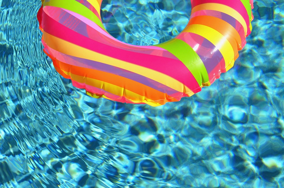 Quels sont les accessoires indispensables pour votre piscine autoportée ?