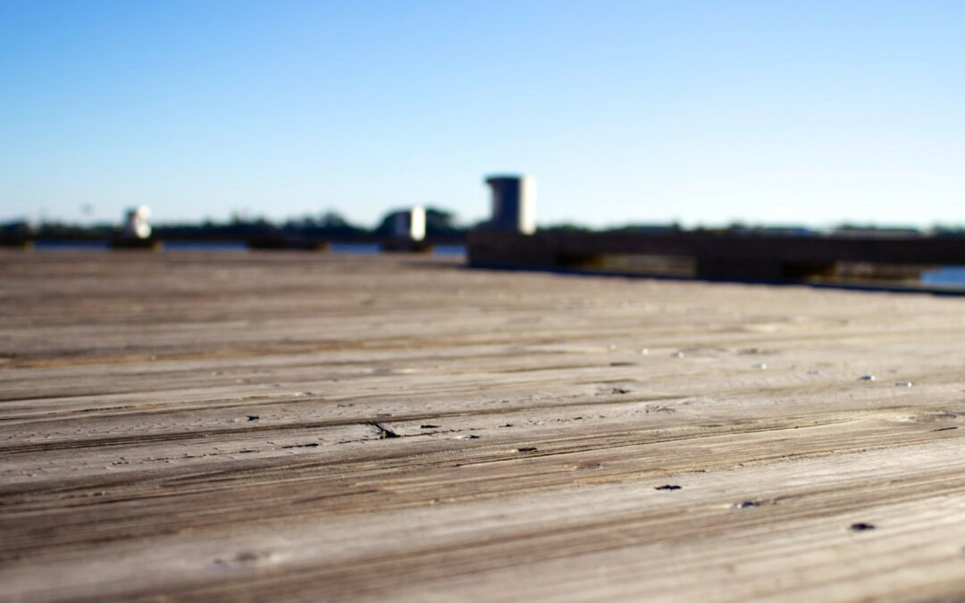 Donnez un nouveau souffle à votre terrasse grâce au revêtement en bois