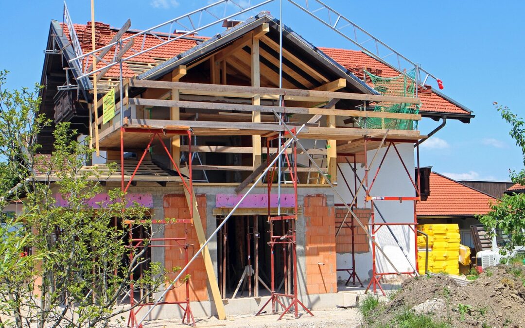Travaux de rénovation : faut-il prévenir son assurance habitation ?